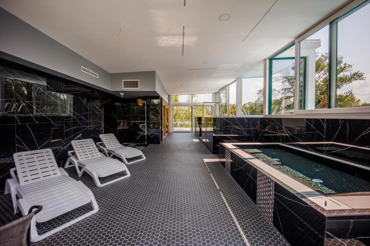 Villa Bauhaus Wellness Apartman 102 Σίοφοκ Εξωτερικό φωτογραφία
